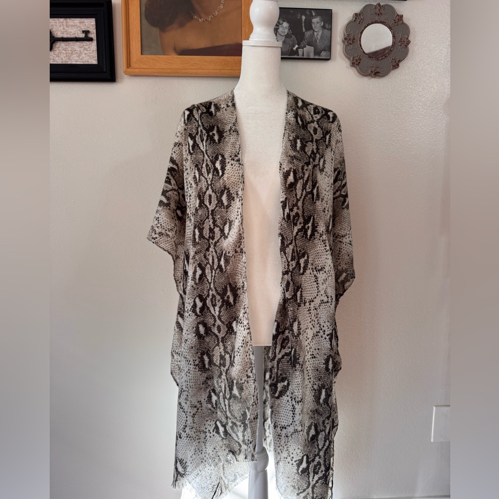Snake Print Kimono Cardigan - Picture 2 of 4